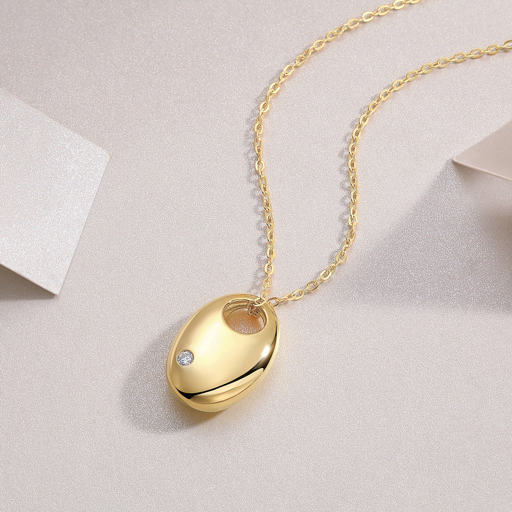 Minimal Moissanite Oval Pendant Necklace